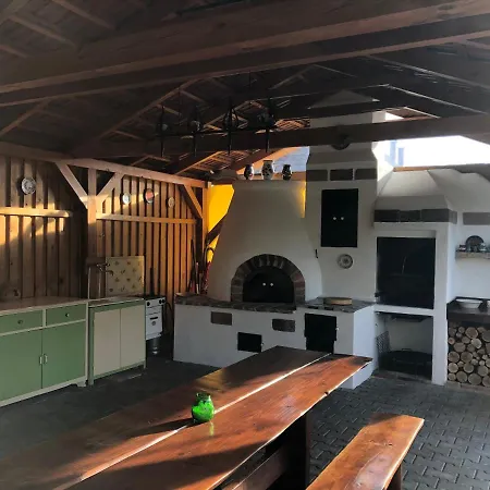 Alojamento de Acomodação e Pequeno-almoço Korona Panzio 3*