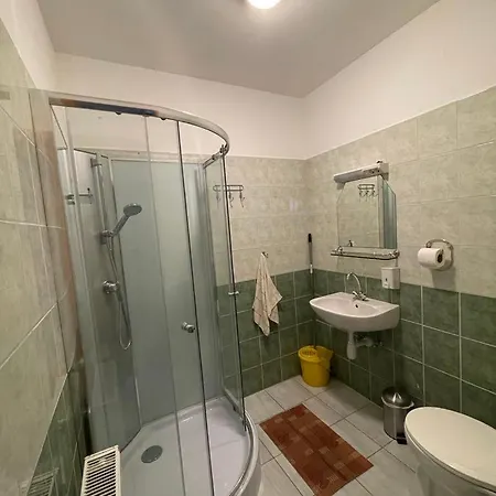 Korona Panzio Oda ve Kahvaltı Fuzerradvany