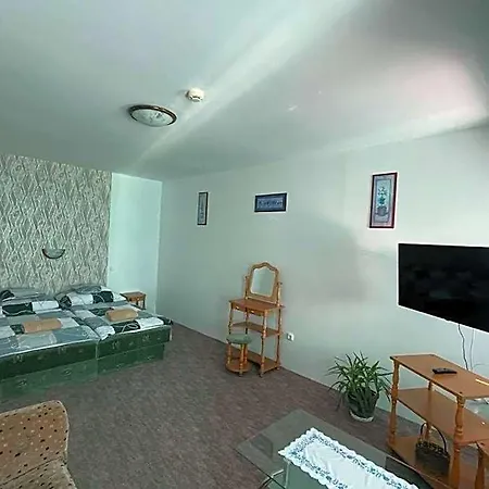 Korona Panzio Oda ve Kahvaltı Fuzerradvany