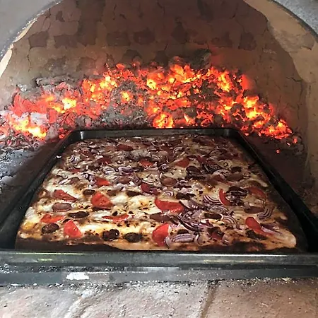 Oda ve Kahvaltı Korona Panzio 3*